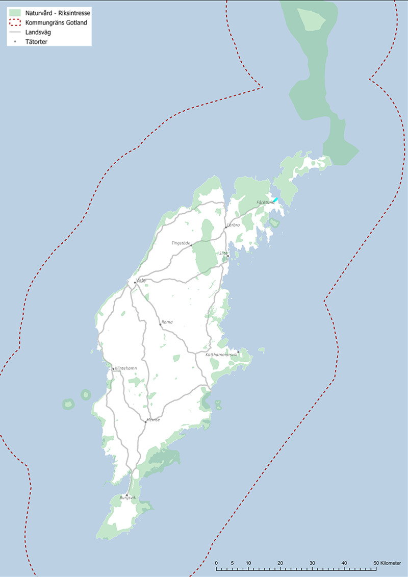Karta över Gotland, med riksintresseområden för naturvård utmarkerade. Teckenförklaring: Mellangrön yta: Naturvård Mörkröd kortstreckad linje: Kommungräns Gotland Grå linje: Landsväg Svarta prickar: Tätorter