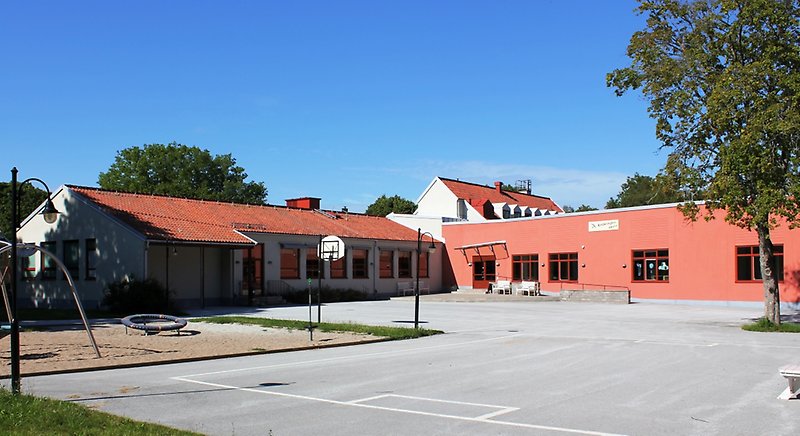 Kräcklingbo grundskolans spelgård.